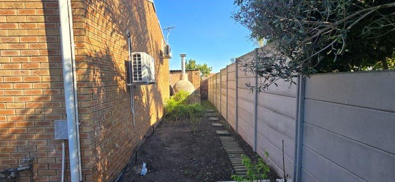 To Let 3 Bedroom Property for Rent in Bracken Heights Western Cape